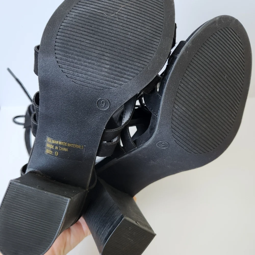 Rue 21 Peep Toe Lace Up Booties Black Back Zipper Block Heel Sexy Cute Size 9